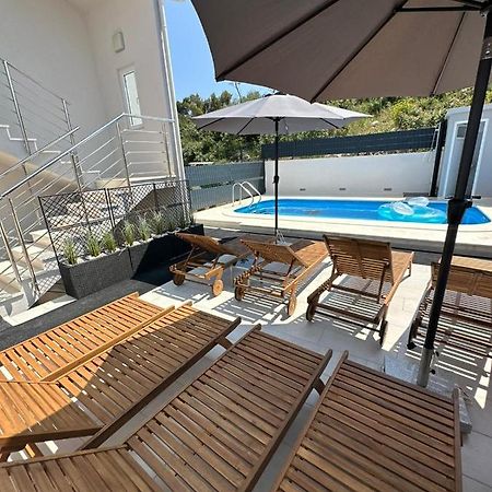 Villa Milena Sweet Apartment-With A Pool Трогир Екстериор снимка
