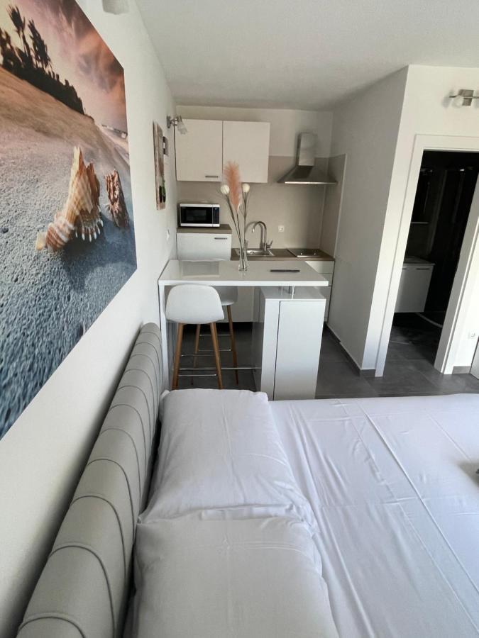 Villa Milena Sweet Apartment-With A Pool Трогир Екстериор снимка