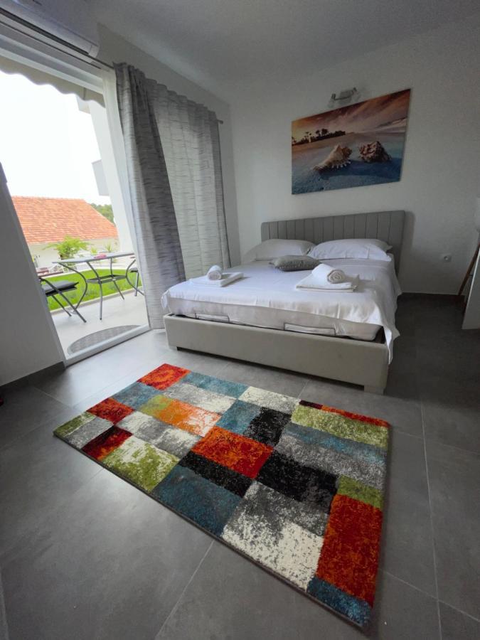 Villa Milena Sweet Apartment-With A Pool Трогир Екстериор снимка