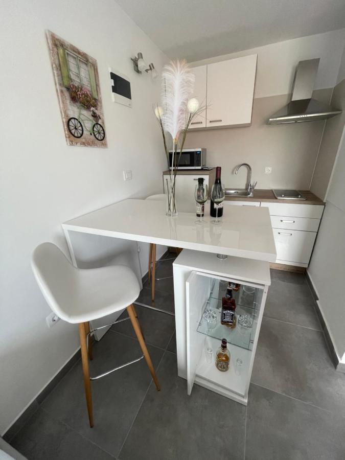Villa Milena Sweet Apartment-With A Pool Трогир Екстериор снимка