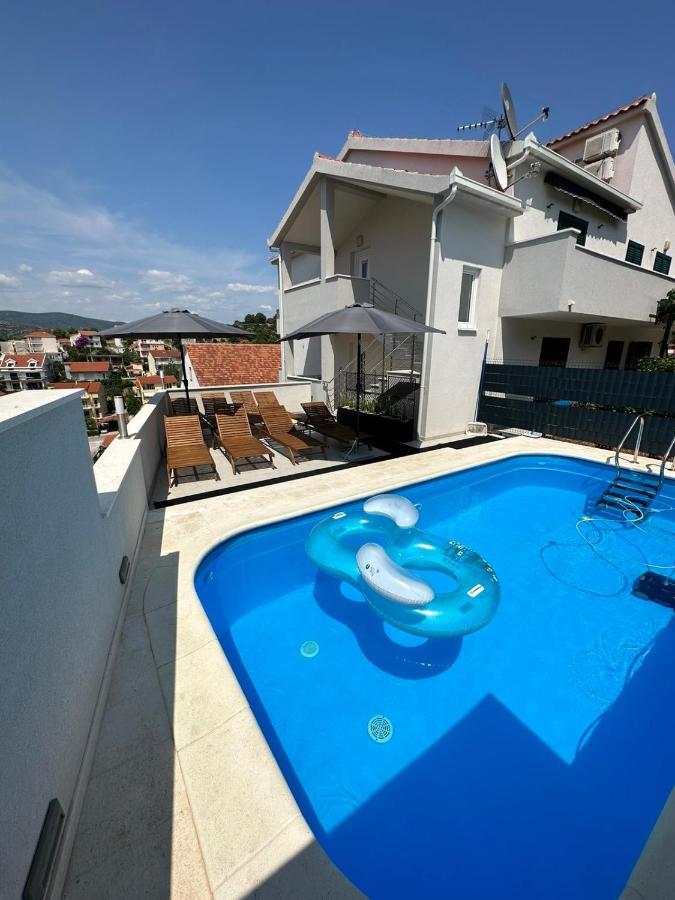 Villa Milena Sweet Apartment-With A Pool Трогир Екстериор снимка